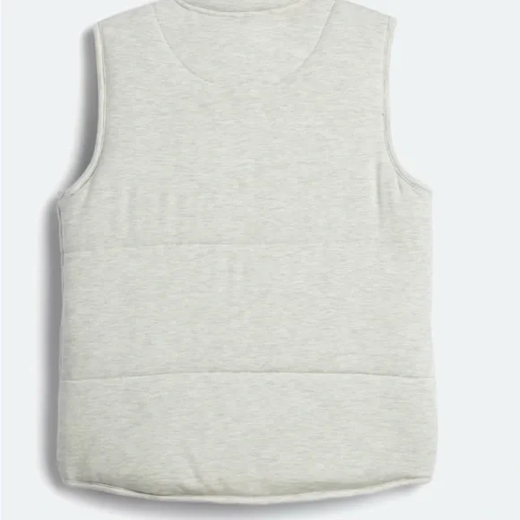 Light Gray Vest women’s sized Medium - Picture 2 of 4